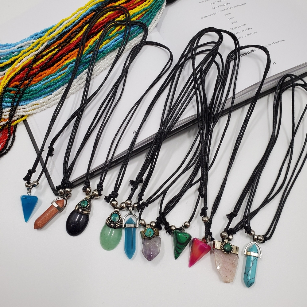Dainty Stone Necklace Choker Boho Hand Crafted NEW - Picture 3 of 3